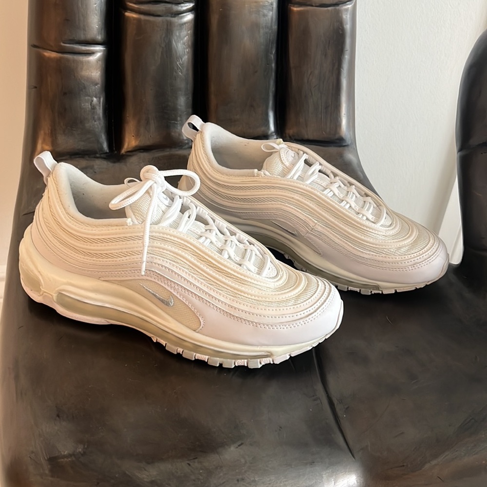 Nike Women’s Air Max Airmax 97 White Running Shoes Sneakers size 8 921733-100